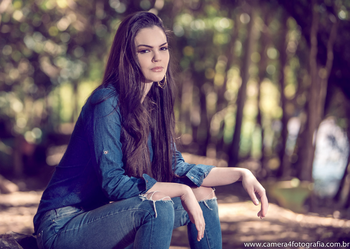 Ensaio feminino externo com luz natural