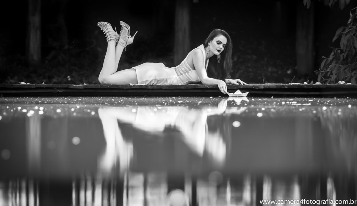 Ensaio feminino externo preto e branco