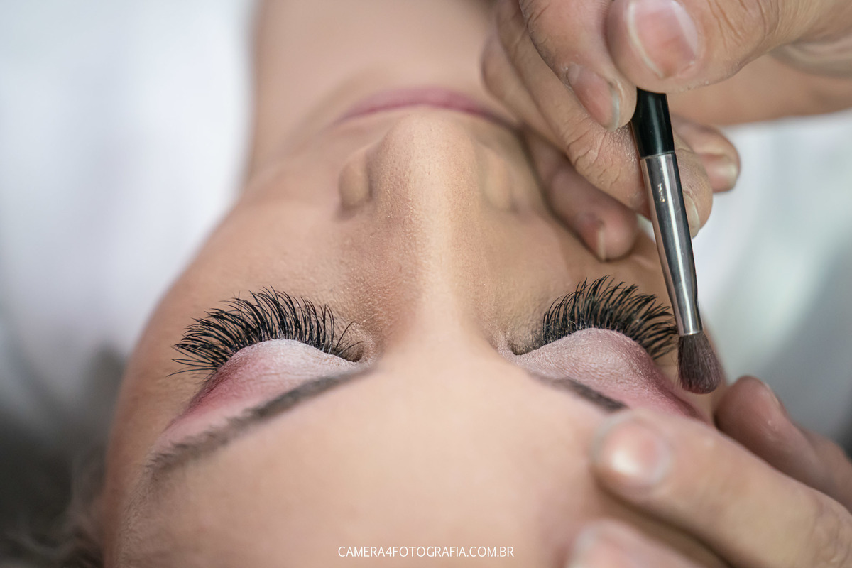 maquiagem da noiva durante making off