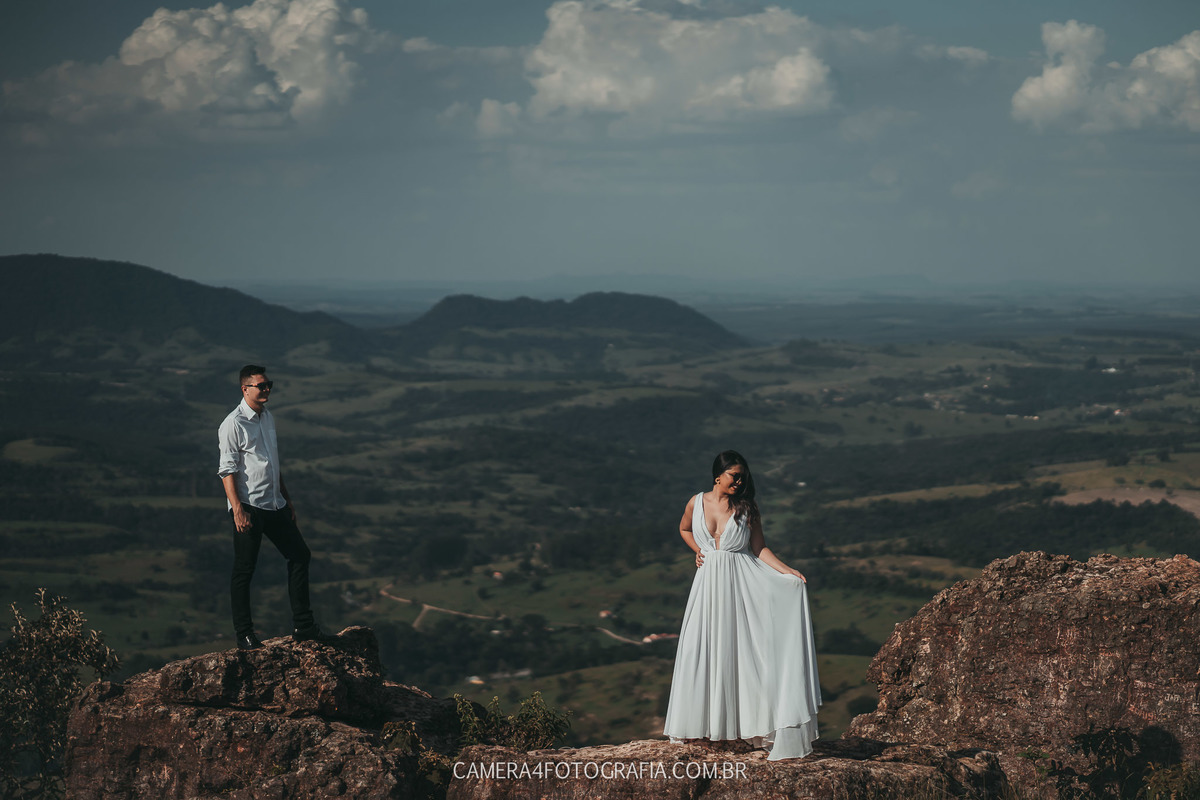ensaio-pré-wedding-de-midiã-e-carlos-em-pardinho-sp-camera-4-fotografia
