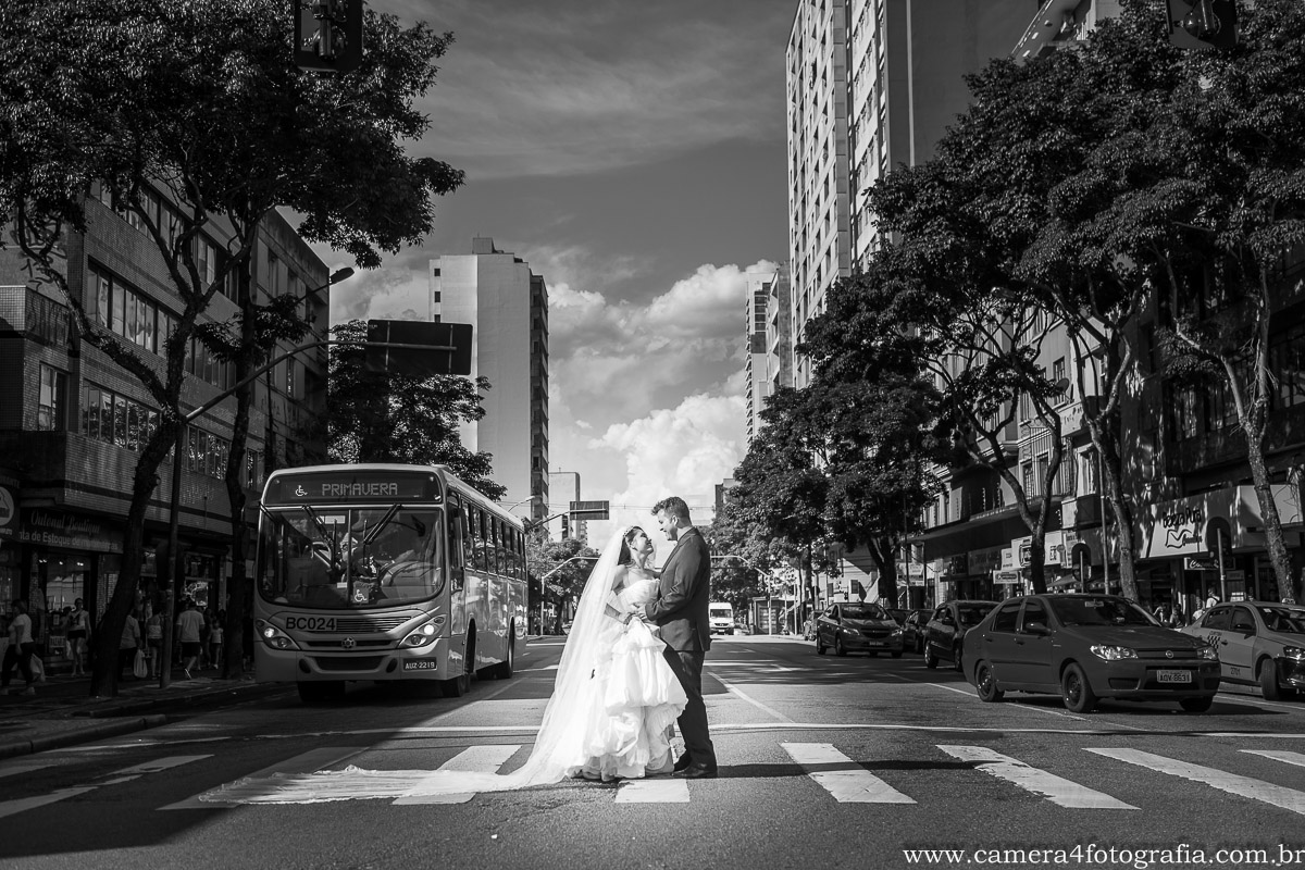 noivos na rua