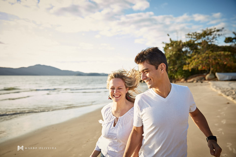 ensaio, casal, praia, sorriso, abraço, pré-casamento, jurêre