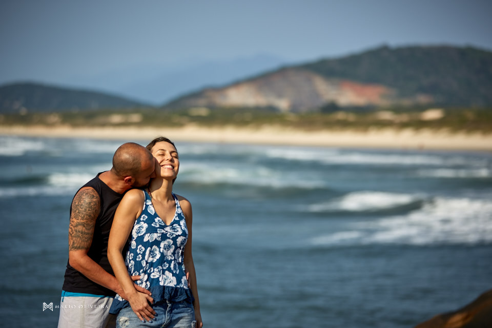 praia da joaquina, ensaio fotográfico, florianopolis, casal, ensaio de casal, fotografia, pre casamento, pre wedding, mario oliveira, surf, casamento