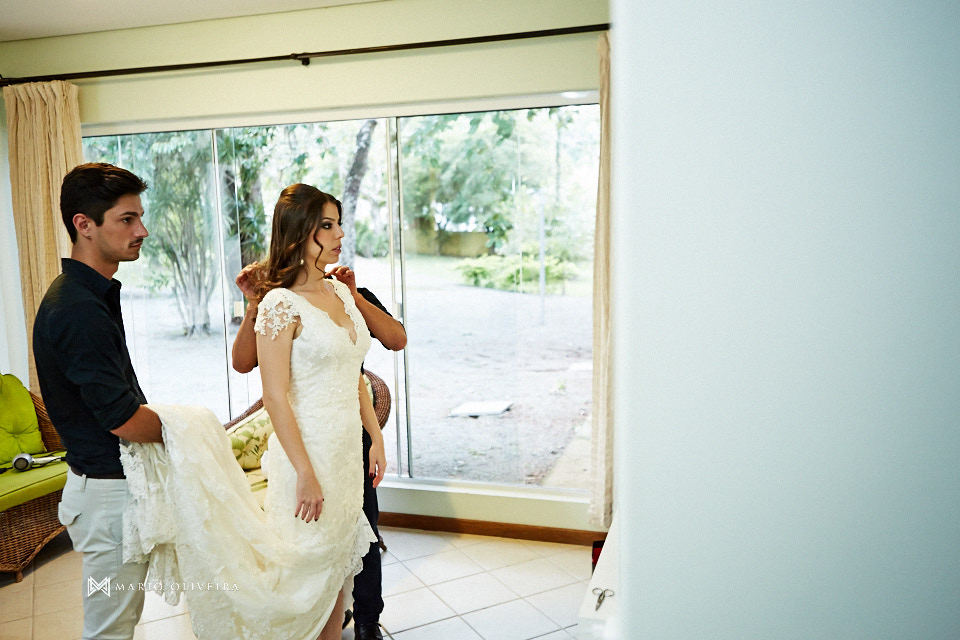 fotografo de casamento em florianopolis, melhor fotografo de florianopolis, mario oliveira, casamento terraço cacupe, joinville, casamento na praia, foto do making of da noiva, casamento rock and roll