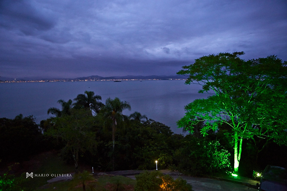 fotografo de casamento em florianopolis, melhor fotografo de florianopolis, mario oliveira, casamento terraço cacupe, joinville, casamento na praia, foto do making of da noiva, casamento rock and roll