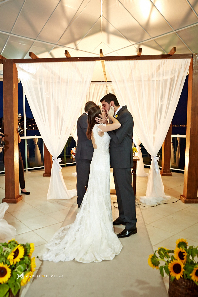 fotografo de casamento em florianopolis, melhor fotografo de florianopolis, mario oliveira, casamento terraço cacupe, joinville, casamento na praia, foto do making of da noiva, casamento rock and roll