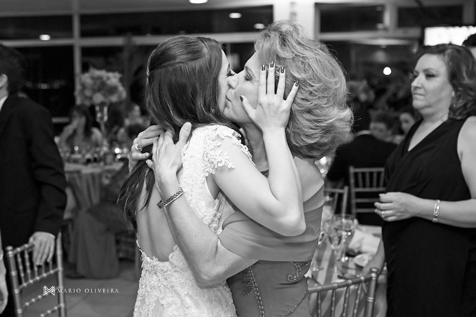 fotografo de casamento em florianopolis, melhor fotografo de florianopolis, mario oliveira, casamento terraço cacupe, joinville, casamento na praia, foto do making of da noiva, casamento rock and roll