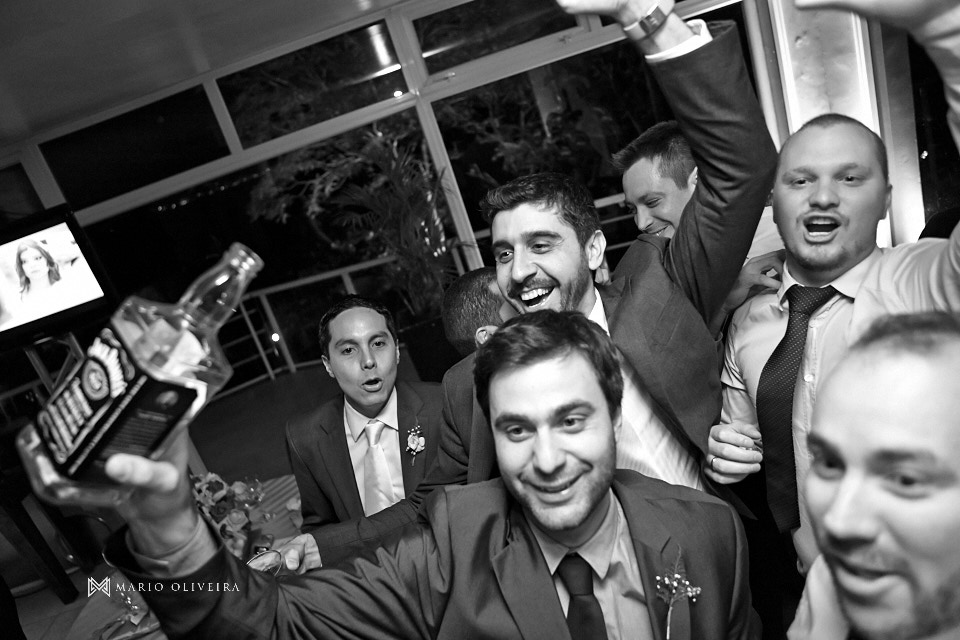 fotografo de casamento em florianopolis, melhor fotografo de florianopolis, mario oliveira, casamento terraço cacupe, joinville, casamento na praia, foto do making of da noiva, casamento rock and roll