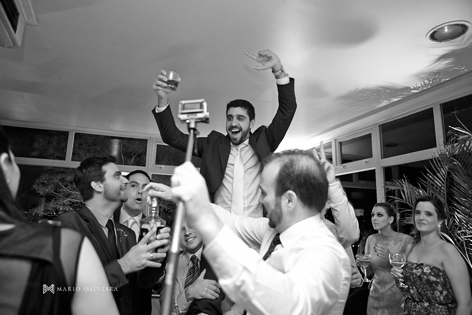 fotografo de casamento em florianopolis, melhor fotografo de florianopolis, mario oliveira, casamento terraço cacupe, joinville, casamento na praia, foto do making of da noiva, casamento rock and roll