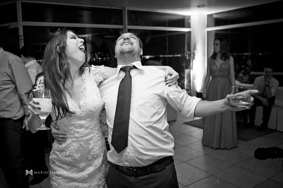 fotografo de casamento em florianopolis, melhor fotografo de florianopolis, mario oliveira, casamento terraço cacupe, joinville, casamento na praia, foto do making of da noiva, casamento rock and roll