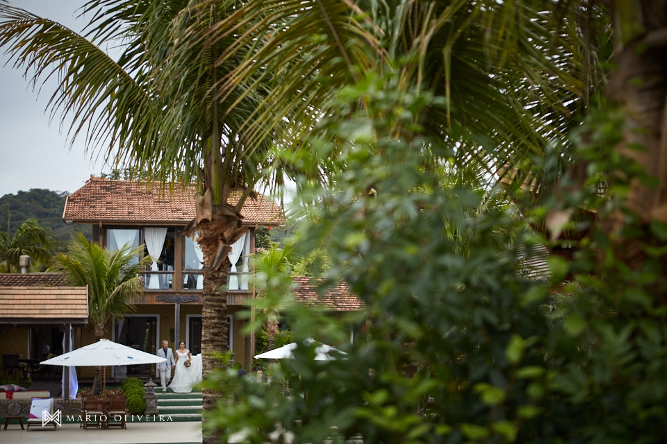 entrada da noiva, Estaleiro guest house, balneario comboriu, mario oliveira, melhor fotografo de florianópolis, casamento na praia,