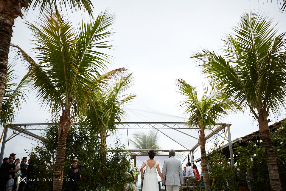 entrada da noiva, Estaleiro guest house, balneario comboriu, mario oliveira, melhor fotografo de florianópolis, casamento na praia,