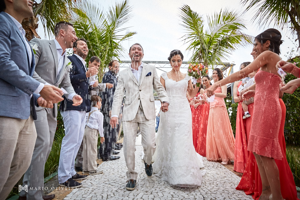 chuva de arroz, Estaleiro guest house, balneario comboriu, mario oliveira, melhor fotografo de florianópolis, casamento na praia,