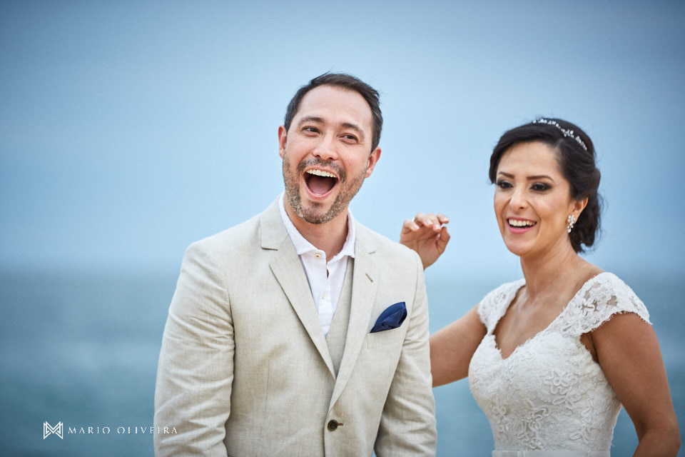 noivos na praia, Estaleiro guest house, balneario comboriu, mario oliveira, melhor fotografo de florianópolis, casamento na praia,