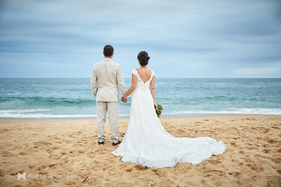 noivos na praia, Estaleiro guest house, balneario comboriu, mario oliveira, melhor fotografo de florianópolis, casamento na praia,