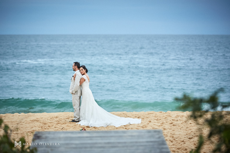 noivos na praia, Estaleiro guest house, balneario comboriu, mario oliveira, melhor fotografo de florianópolis, casamento na praia,
