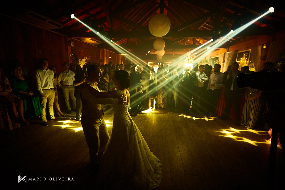 primeira dança, valsa, Estaleiro guest house, balneario comboriu, mario oliveira, melhor fotografo de florianópolis, casamento na praia,