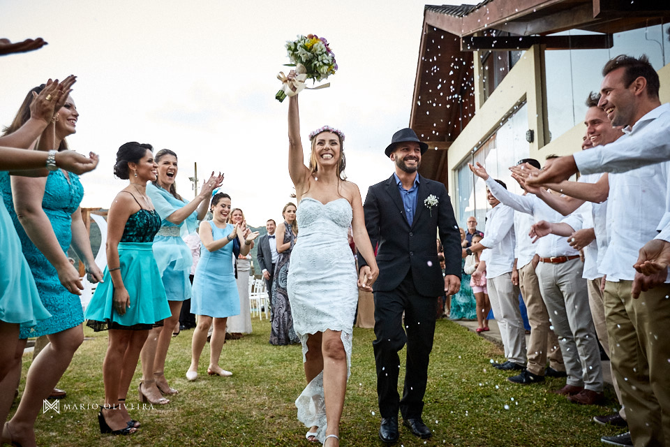fotografo de casamento em florianopolis, melhor fotografo de florianopolis, mario oliveira, casamento no espaço ondas, casamento na praia, foto do making of da noiva, casamento de dia