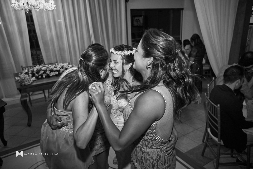 fotografo de casamento em florianopolis, melhor fotografo de florianopolis, mario oliveira, casamento no espaço ondas, casamento na praia, foto do making of da noiva, casamento de dia