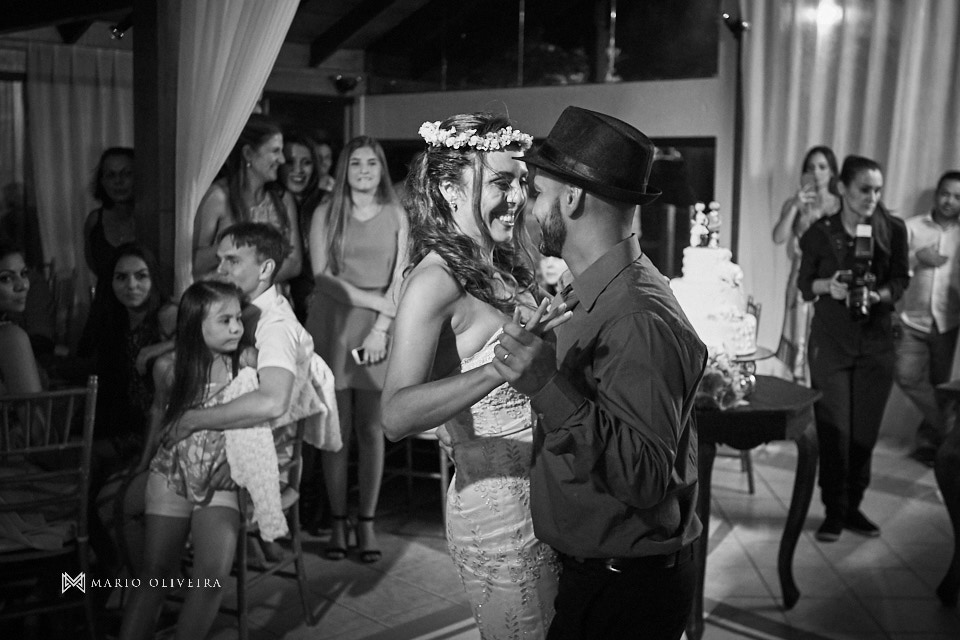 fotografo de casamento em florianopolis, melhor fotografo de florianopolis, mario oliveira, casamento no espaço ondas, casamento na praia, foto do making of da noiva, casamento de dia