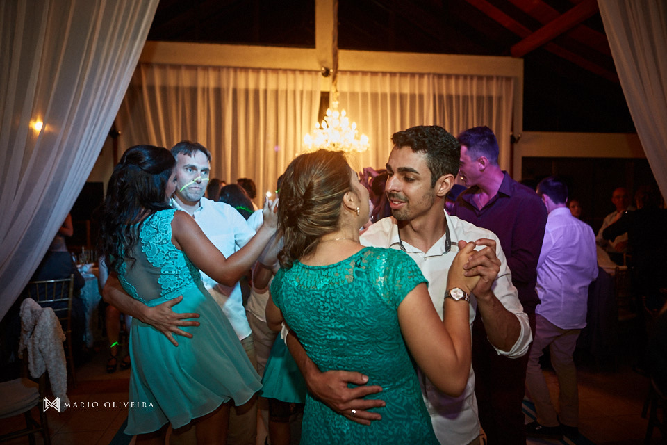 fotografo de casamento em florianopolis, melhor fotografo de florianopolis, mario oliveira, casamento no espaço ondas, casamento na praia, foto do making of da noiva, casamento de dia