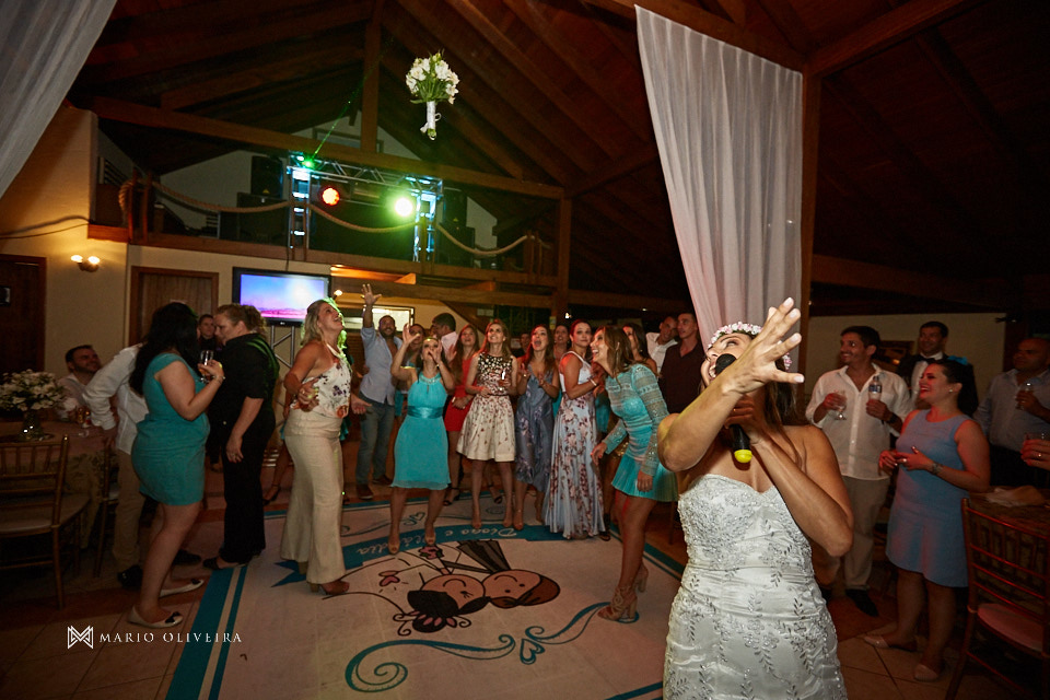 fotografo de casamento em florianopolis, melhor fotografo de florianopolis, mario oliveira, casamento no espaço ondas, casamento na praia, foto do making of da noiva, casamento de dia