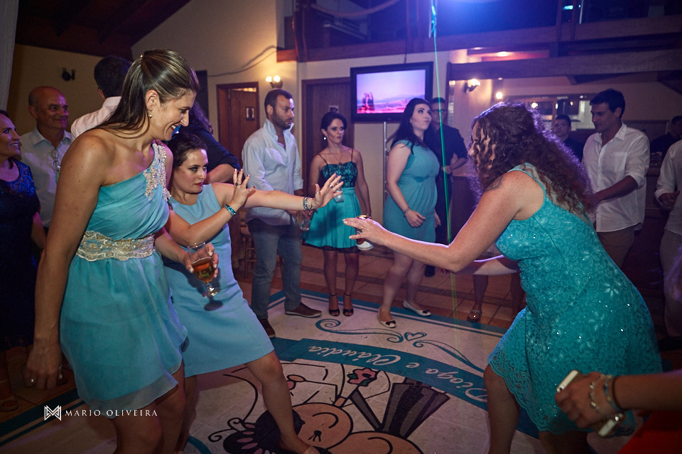 fotografo de casamento em florianopolis, melhor fotografo de florianopolis, mario oliveira, casamento no espaço ondas, casamento na praia, foto do making of da noiva, casamento de dia