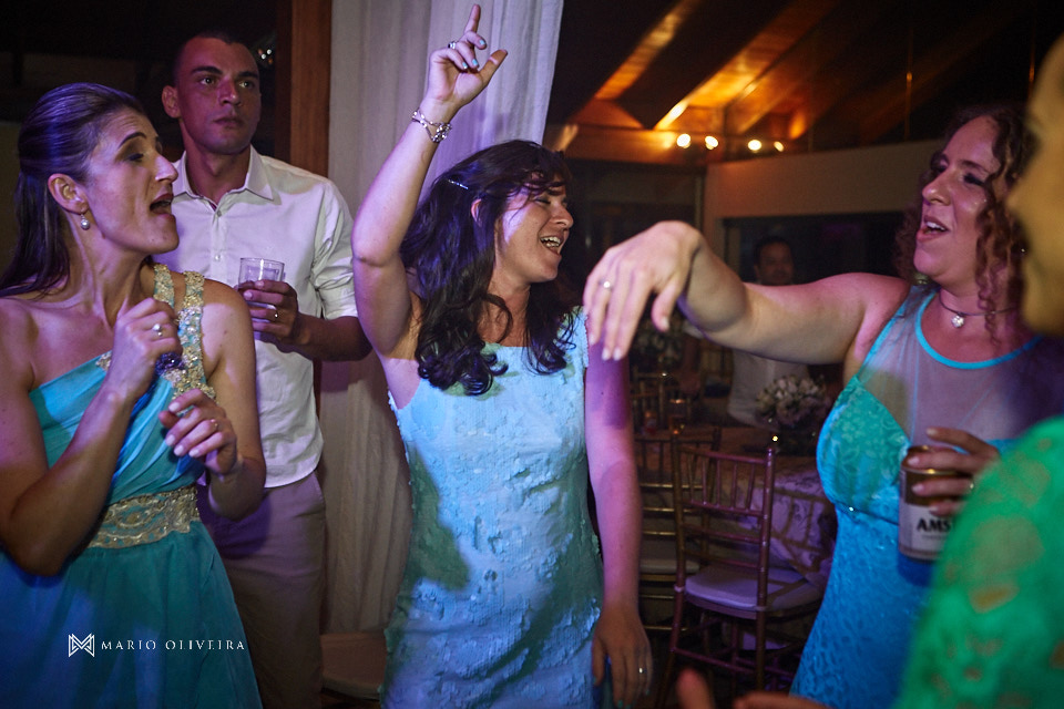 fotografo de casamento em florianopolis, melhor fotografo de florianopolis, mario oliveira, casamento no espaço ondas, casamento na praia, foto do making of da noiva, casamento de dia