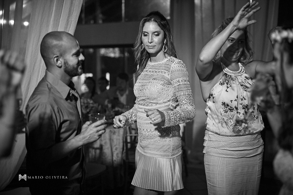 fotografo de casamento em florianopolis, melhor fotografo de florianopolis, mario oliveira, casamento no espaço ondas, casamento na praia, foto do making of da noiva, casamento de dia
