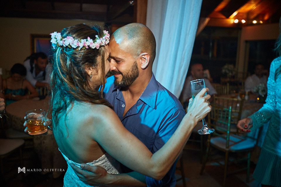 fotografo de casamento em florianopolis, melhor fotografo de florianopolis, mario oliveira, casamento no espaço ondas, casamento na praia, foto do making of da noiva, casamento de dia