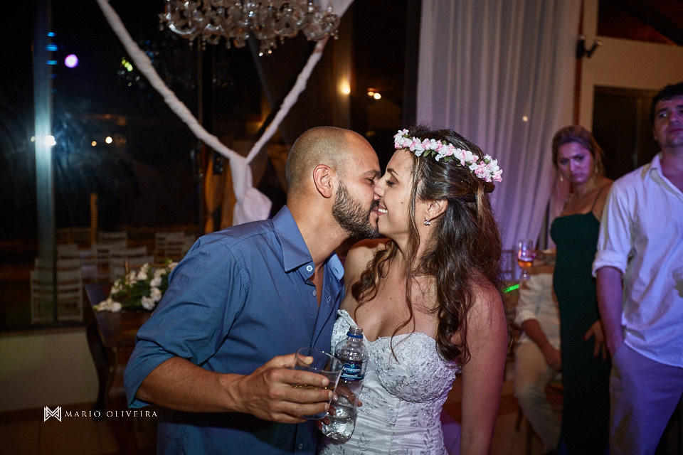 fotografo de casamento em florianopolis, melhor fotografo de florianopolis, mario oliveira, casamento no espaço ondas, casamento na praia, foto do making of da noiva, casamento de dia