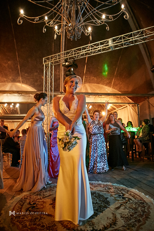 casamento na praia dos ingleses, vestido de noiva, making of noivo, mario oliveira, melhor fotografo de florianopolis