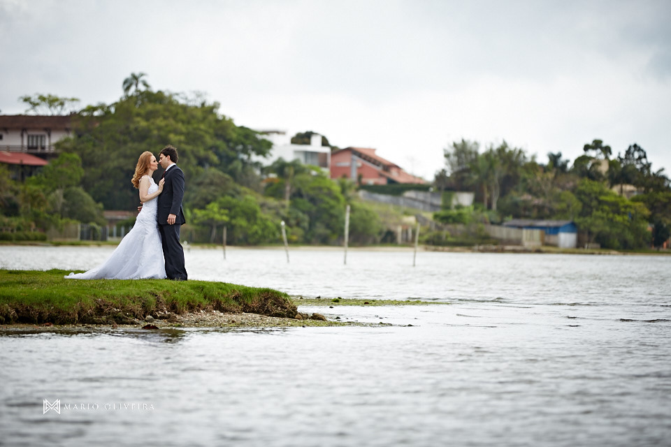 ensaio pré casamento, ensaio fotografico, florianopolis, mario oliveira, pre wedding, fotógrafo de casamento, fotografia de casamento, foto de casal na praia, praia da joaquina, lagoa da conceição