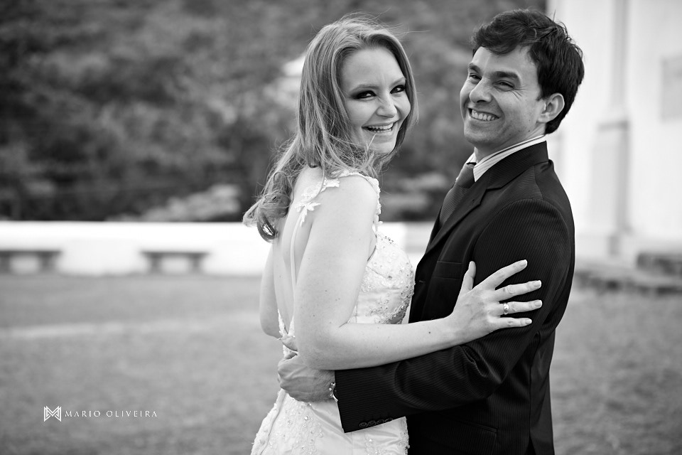 ensaio pré casamento, ensaio fotografico, florianopolis, mario oliveira, pre wedding, fotógrafo de casamento, fotografia de casamento, foto de casal na praia, praia da joaquina, lagoa da conceição
