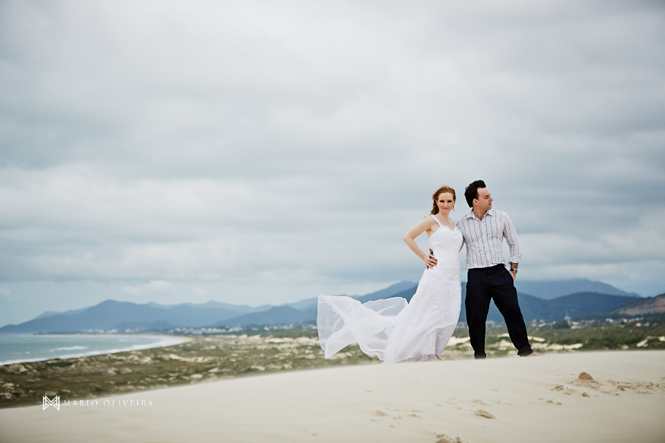 ensaio pré casamento, ensaio fotografico, florianopolis, mario oliveira, pre wedding, fotógrafo de casamento, fotografia de casamento, foto de casal na praia, praia da joaquina, lagoa da conceição