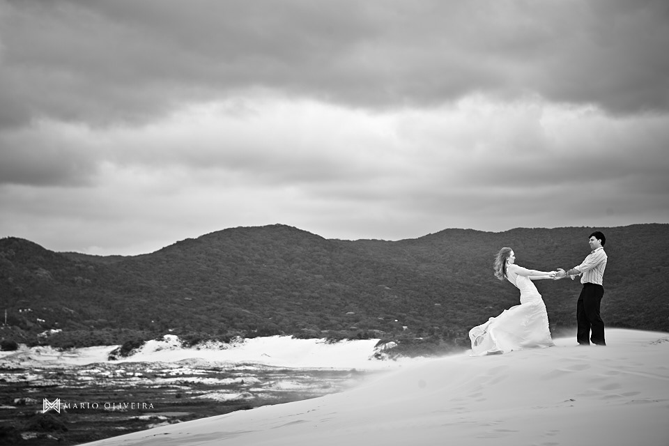 ensaio pré casamento, ensaio fotografico, florianopolis, mario oliveira, pre wedding, fotógrafo de casamento, fotografia de casamento, foto de casal na praia, praia da joaquina, lagoa da conceição