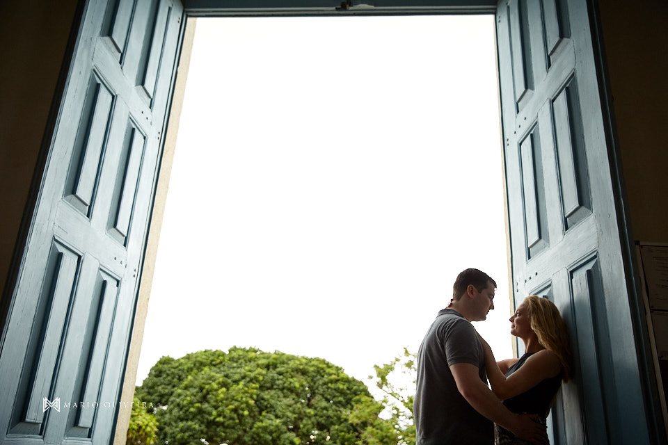 casal na praia, noivos na praia, melhor fotografo de florianopolis, mario oliveira, ensaio de casal, sessão de fotos na praia, engagement session, e-session