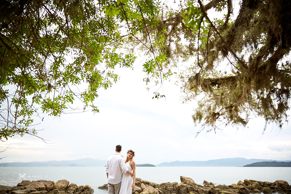 casal na praia, noivos na praia, melhor fotografo de florianopolis, mario oliveira, ensaio de casal, sessão de fotos na praia, engagement session, e-session