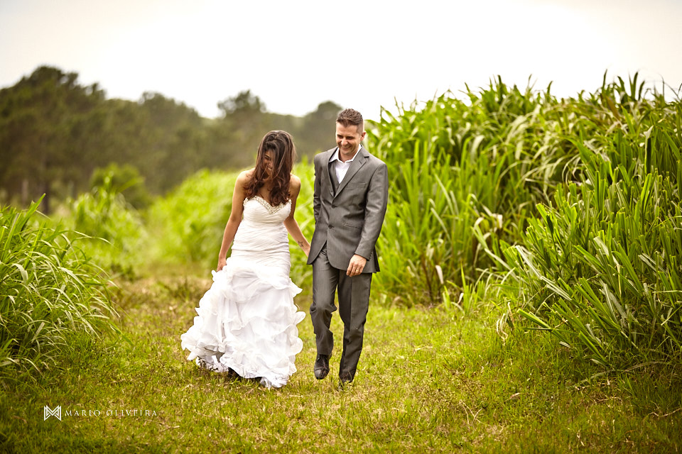 fotos de casal na fazenda, noiva andando a cavalo, mario oliveira, melhor fotografo de florianopolis, trash the dress, casal no campo, ensaio fotografico de casal na fazenda
