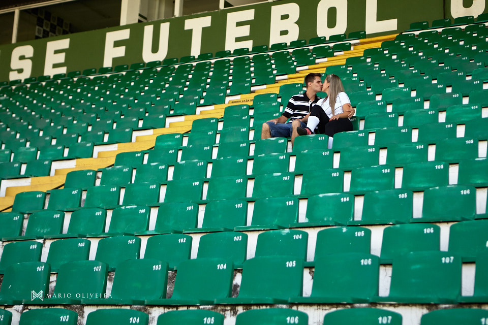 casal na praia, casa no orlando scarpelli, fotos no campo do figueirense, fotografo de casamento, mario oliveira, melhor fotografo de florianopolis, ensaio pre-casamento, pre wedding, guarda do embau