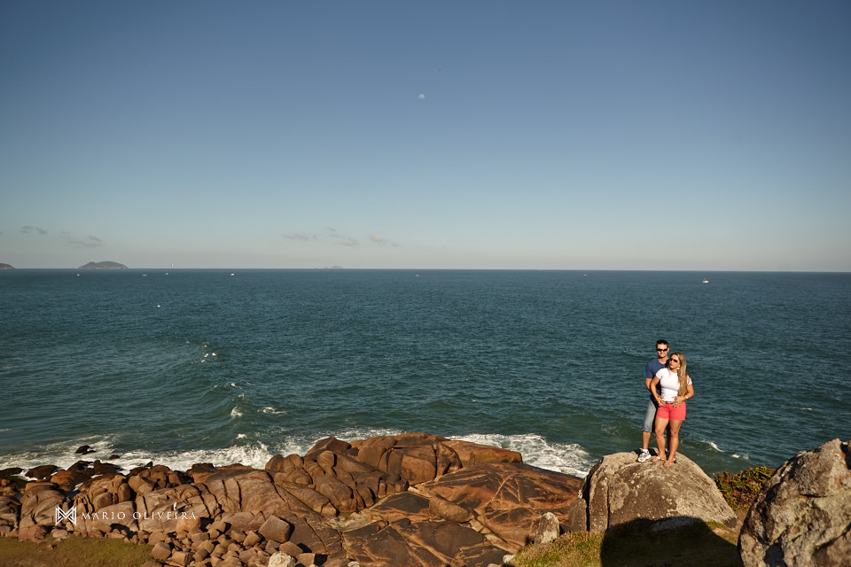 casal na praia, casa no orlando scarpelli, fotos no campo do figueirense, fotografo de casamento, mario oliveira, melhor fotografo de florianopolis, ensaio pre-casamento, pre wedding, guarda do embau