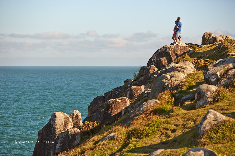 casal na praia, casa no orlando scarpelli, fotos no campo do figueirense, fotografo de casamento, mario oliveira, melhor fotografo de florianopolis, ensaio pre-casamento, pre wedding, guarda do embau