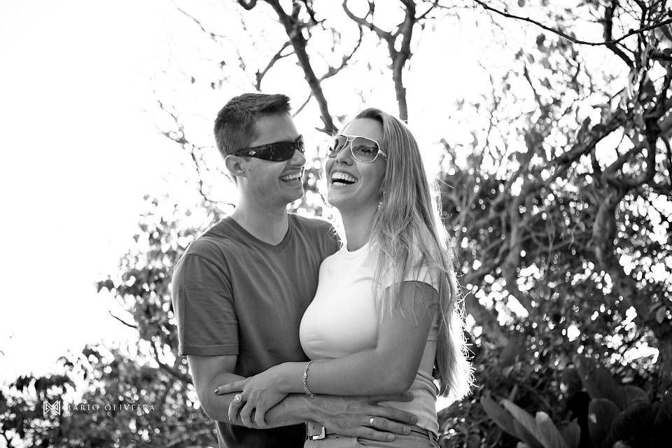 casal na praia, casa no orlando scarpelli, fotos no campo do figueirense, fotografo de casamento, mario oliveira, melhor fotografo de florianopolis, ensaio pre-casamento, pre wedding, guarda do embau