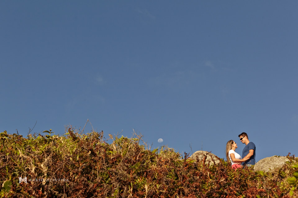 casal na praia, casa no orlando scarpelli, fotos no campo do figueirense, fotografo de casamento, mario oliveira, melhor fotografo de florianopolis, ensaio pre-casamento, pre wedding, guarda do embau