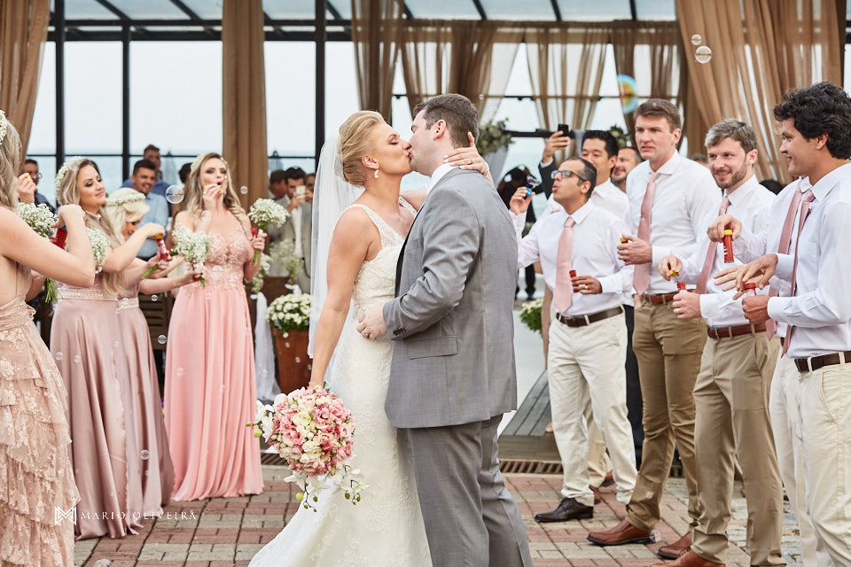 casamento na praia, casamento em balneário camboriu, madrinha, padrinhos, melhor fotografo de forianopolis, casamento de dia, infinito blue