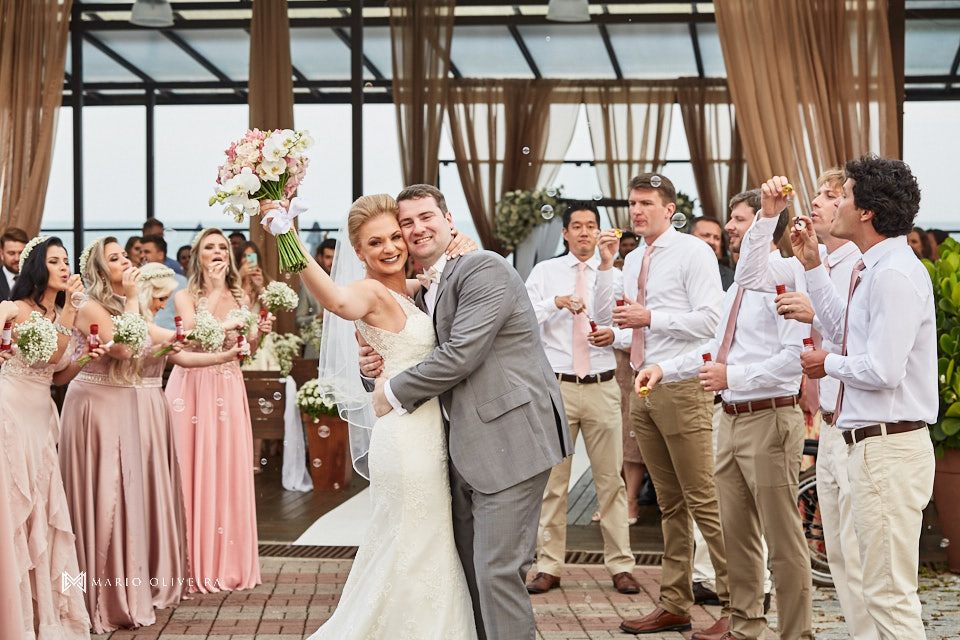 casamento na praia, casamento em balneário camboriu, madrinha, padrinhos, melhor fotografo de forianopolis, casamento de dia, infinito blue
