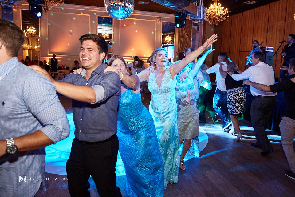 casamento na praia, casamento em balneário camboriu, madrinha, padrinhos, melhor fotografo de forianopolis, casamento de dia, infinito blue