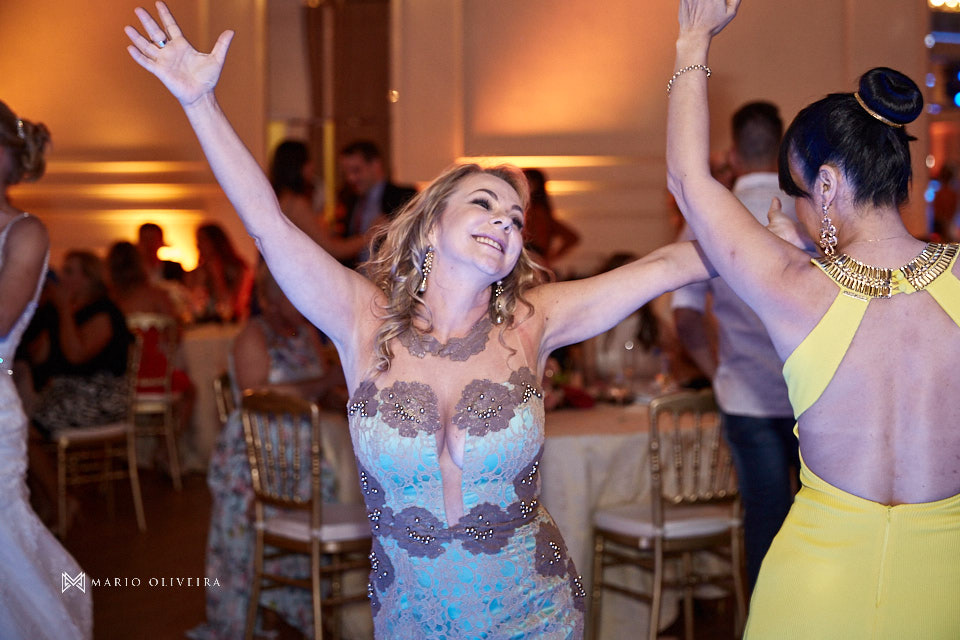 casamento na praia, casamento em balneário camboriu, madrinha, padrinhos, melhor fotografo de forianopolis, casamento de dia, infinito blue