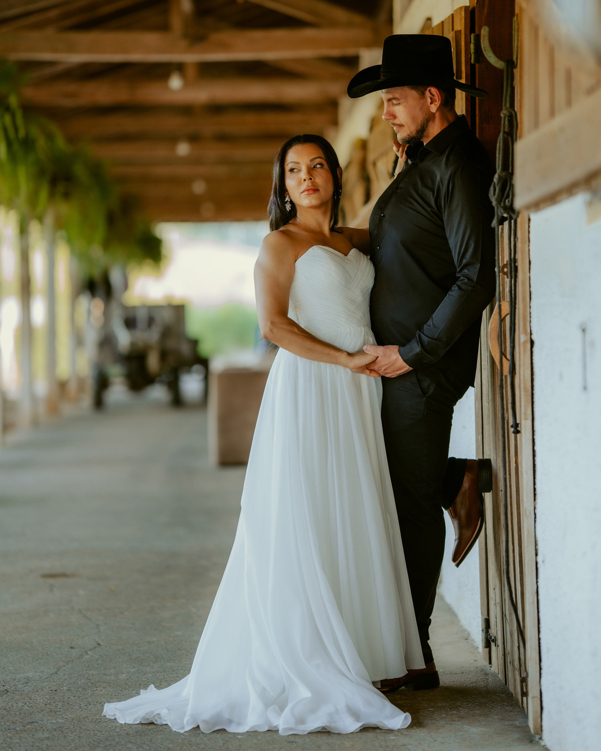 ensaio-prewedding-patrcia-rogerio-coutry-cavalo-chapeu-boiadeira-fotografo-casamento-interior-agroboy-haras-campo-praia-mocambique-florianopolis-indaial-gaucho-fotos-casal