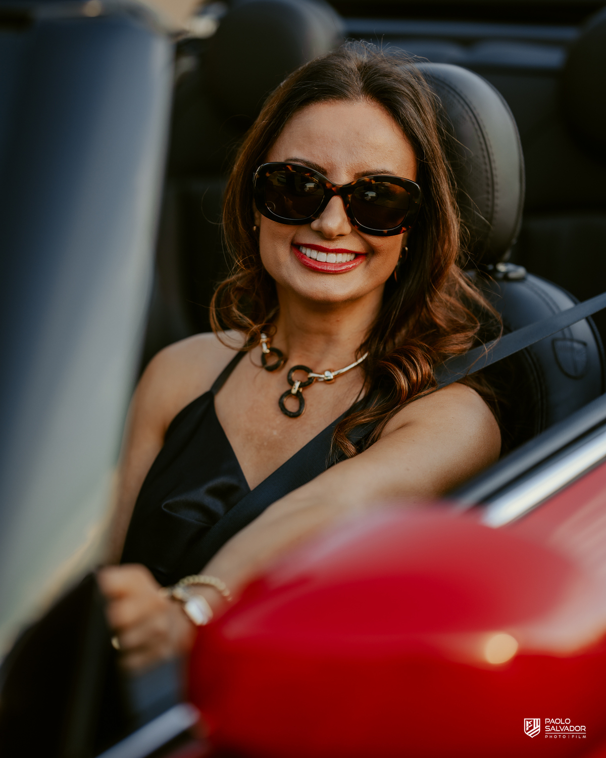 festa das amigas com tema de máscara em indaial no museu de carros antigos, fotos ensaio feminino com carros antigos, ensaio pessoal, fotos da festa, blumenau, itapema, praia, fotografo de casamento